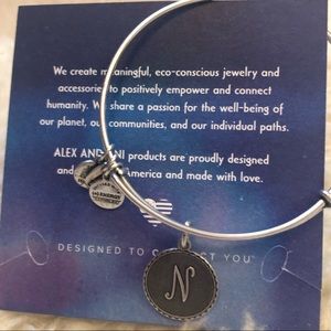 ♥️Alex and Ani RETIRED Letter "N" Bracelet ♥️